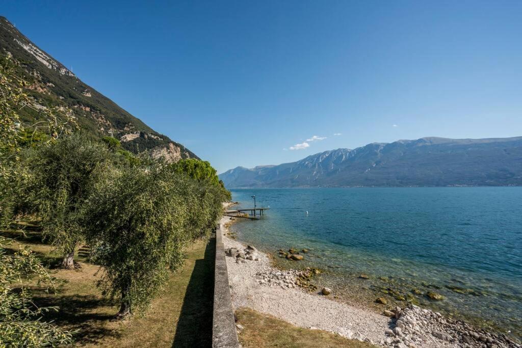 Oleandro Apartment Directly On The Lake Гарньяно Экстерьер фото